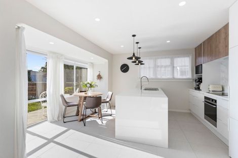 Photo of property in 46 Doralto Road, Frankleigh Park, New Plymouth, 4310