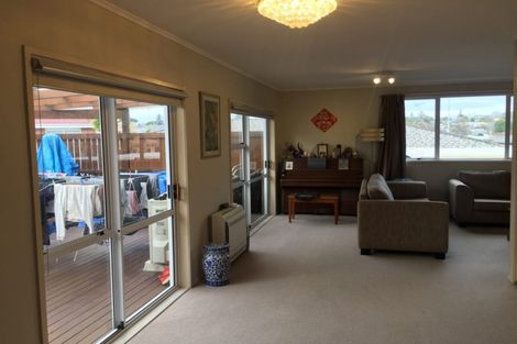 Photo of property in 2/71 Howe Street, Howick, Auckland, 2014