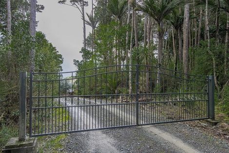 Photo of property in 467 Heatley Road, Whakapirau, Maungaturoto, 0583