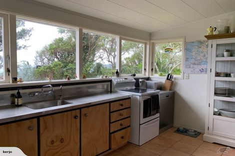 Photo of property in 115 Piha Road, Piha, New Lynn, 0772