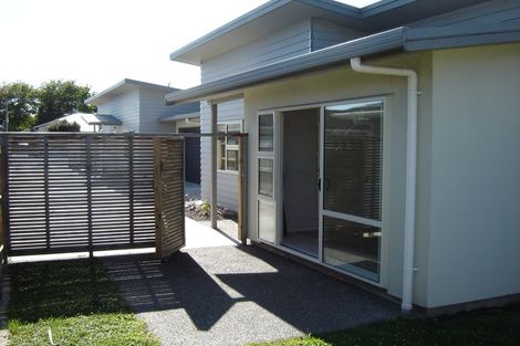 Photo of property in 12 Oxford Street, Hokowhitu, Palmerston North, 4410