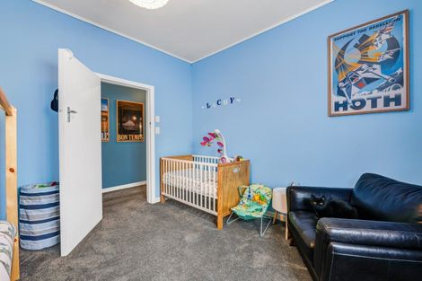 Photo of property in 19 Rosalind Street, Stratford, 4332