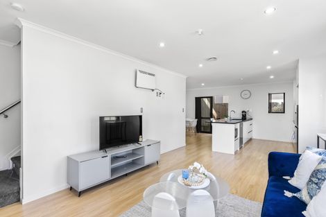 Photo of property in 1 Kendall Court, Wattle Downs, Auckland, 2103