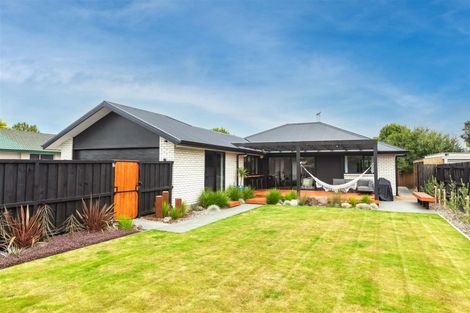 Photo of property in 17 Chipping Lane, Redwood, Christchurch, 8051
