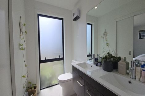 Photo of property in 16 Barn Road, Jacks Point, 9371