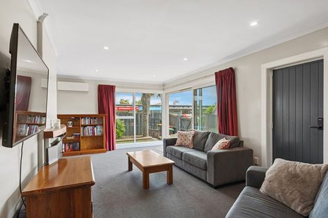 Photo of property in 82 Effingham Street, North New Brighton, Christchurch, 8083