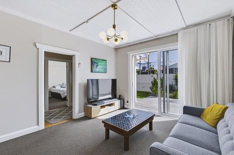 Photo of property in 22 Ngaio Street, Strandon, New Plymouth, 4312