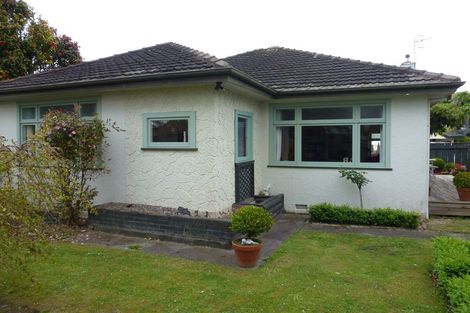 Photo of property in 6 Franklin Avenue, Hokowhitu, Palmerston North, 4410