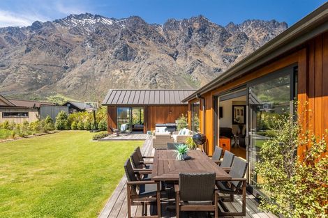 Photo of property in 8 Hovingham Court, Jacks Point, Queenstown, 9371
