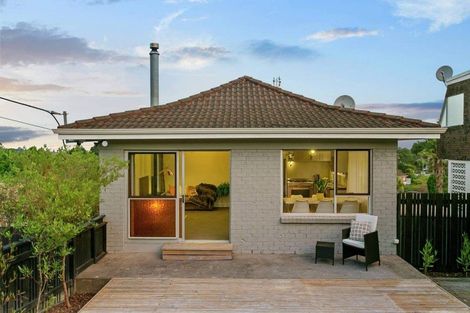 Photo of property in 1/425 Don Buck Road, Massey, Auckland, 0614