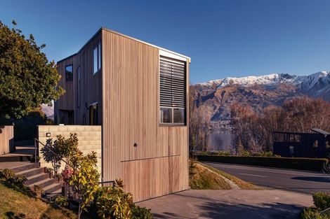 Photo of property in 9 Beacon Point Road, Wanaka, 9305