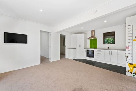 Photo of property in 43 August Street, Stokes Valley, Lower Hutt, 5019