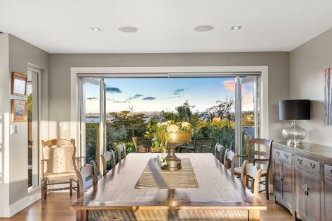 Photo of property in 86 Marine Parade, Mellons Bay, Auckland, 2014