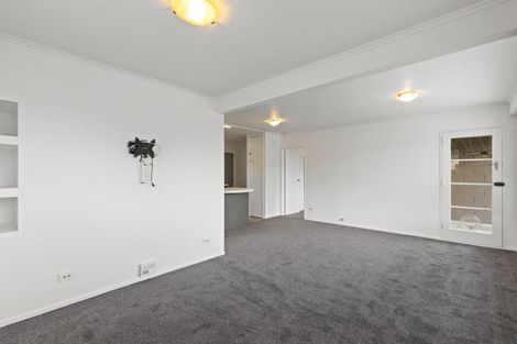 Photo of property in 8a Waterloo Place, Westown, New Plymouth, 4310