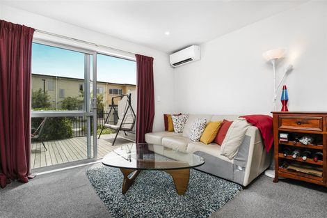 Photo of property in 31/11 Ray Small Drive, Papakura, 2110