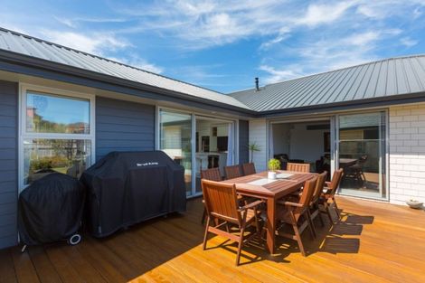Photo of property in 3 Garrett Drive, Whalers Gate, New Plymouth, 4310