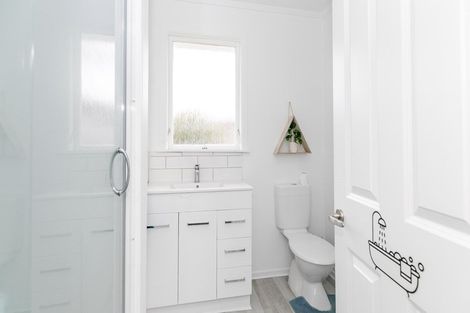 Photo of property in 104 Collins Road, Melville, Hamilton, 3206