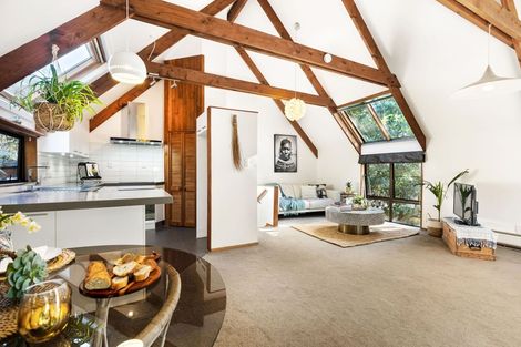 Photo of property in 2/113 Daffodil Street, Titirangi, Auckland, 0604