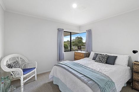 Photo of property in 16 Dorchester Place, Nawton, Hamilton, 3200