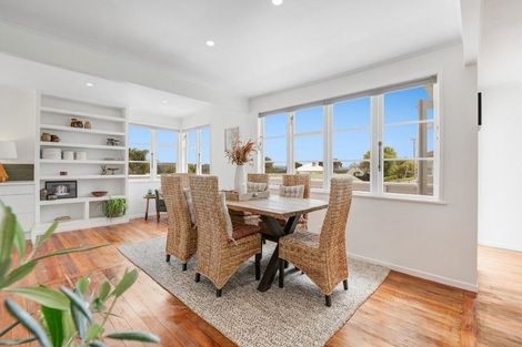 Photo of property in 10 St James Avenue, Helensville, 0800