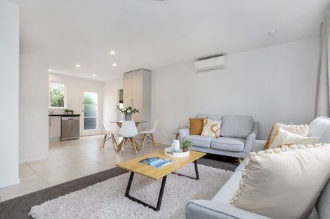 Photo of property in 2/111 Aikmans Road, Merivale, Christchurch, 8014