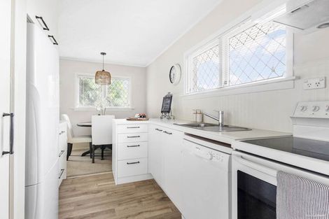 Photo of property in 4 Libra Street, Glen Eden, Auckland, 0602