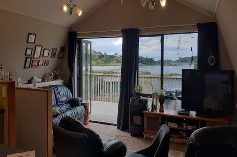 Photo of property in 97b Te Mahoe Road, Mokau, 4376