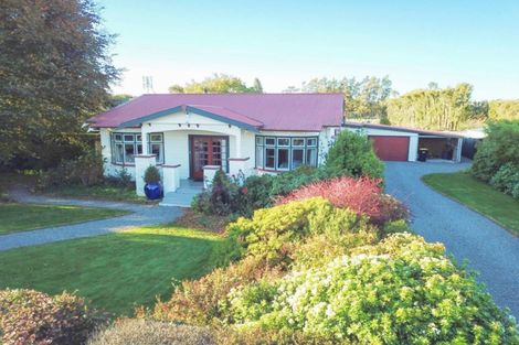 Photo of property in 17 Moreton Road, Carterton, 5713