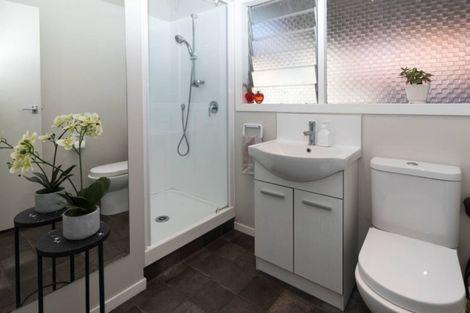 Photo of property in 42a The Esplanade, Eastern Beach, Auckland, 2012