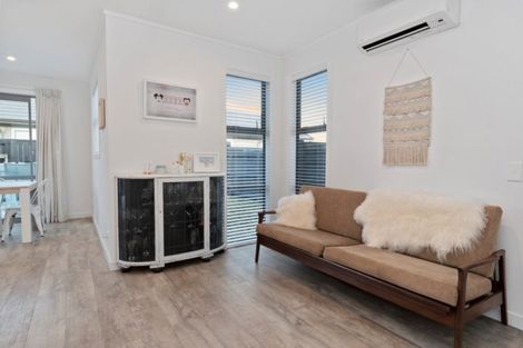 Photo of property in 18 Oka Street, Papamoa Beach, Papamoa, 3118