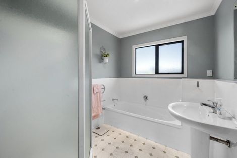 Photo of property in 27 Vaucluse Drive, Nukuhau, Taupo, 3330