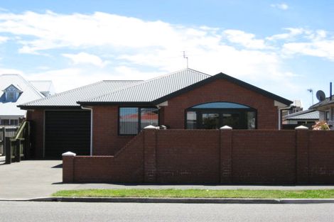 Photo of property in 101c Avonhead Road, Avonhead, Christchurch, 8042