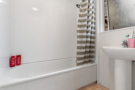 Photo of property in 32 Philip Street, Carterton, 5713