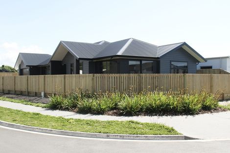 Photo of property in 20 Awatira Drive, Papamoa Beach, Papamoa, 3118