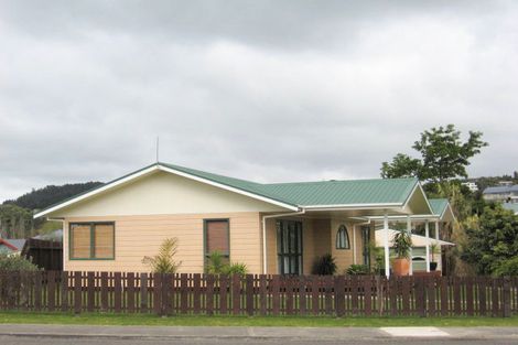 Photo of property in 107 Achilles Avenue, Whangamata, 3620