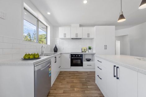 Photo of property in 36 Claymore Street, Woolston, Christchurch, 8062