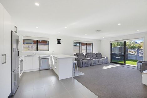 Photo of property in 6 Mooring Close, Whitby, Porirua, 5024