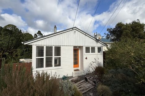 Photo of property in 24 Banks Street, Marfell, New Plymouth, 4310