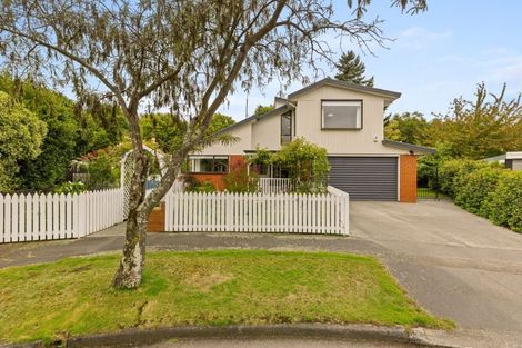 Photo of property in 28 Rubens Place, Burnside, Christchurch, 8053