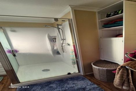 Photo of property in 17 Maple Grove, Maungaraki, Lower Hutt, 5010