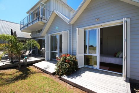 Photo of property in 125 Waimaire Avenue, Matarangi, Whitianga, 3592