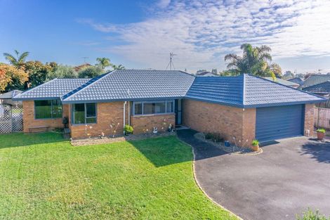 Photo of property in 23 Waiwherowhero Drive, St Andrews, Hamilton, 3200