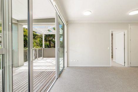 Photo of property in 16 Rewa Rewa Lane, Orewa, 0931