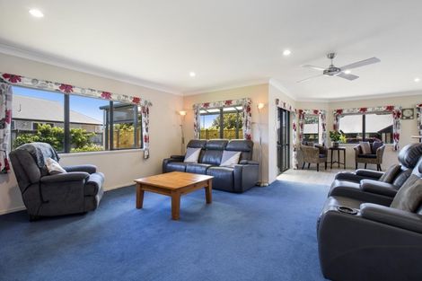 Photo of property in 2 Bransley Grove, Katikati, 3129