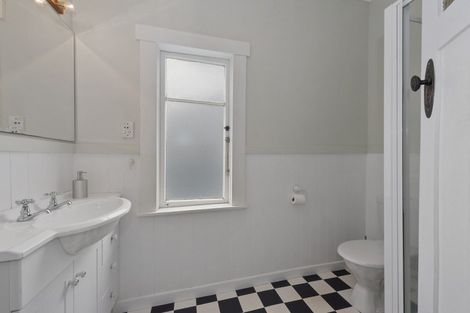 Photo of property in 4 Bond Street, Hamilton East, Hamilton, 3216