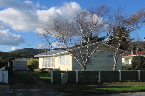 Photo of property in 20 Wetherby Grove, Wainuiomata, Lower Hutt, 5014