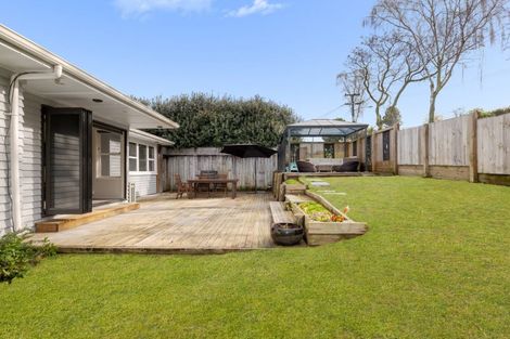 Photo of property in 23 Kingswood Road, Brookfield, Tauranga, 3110