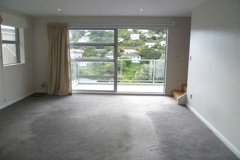 Photo of property in 23 Kopiko Way, Brooklyn, Wellington, 6021