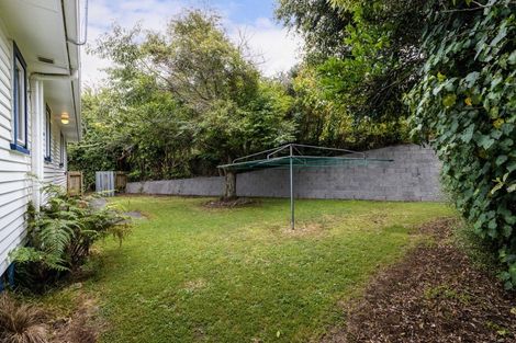 Photo of property in 79 Awanui Street, Merrilands, New Plymouth, 4312