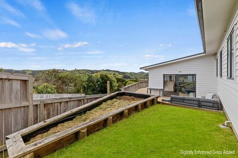 Photo of property in 14 Rauta Way, Helensville, 0800